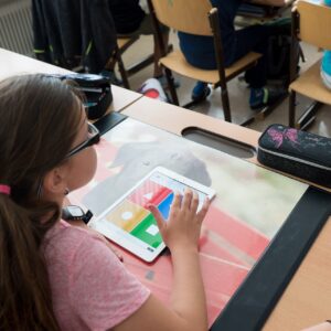 Základní školy a gymnázia dostanou peníze na novou informatiku a rozvoj digitální kompetence